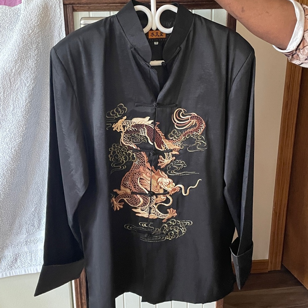 NWT men size large silk oriental style traditional top